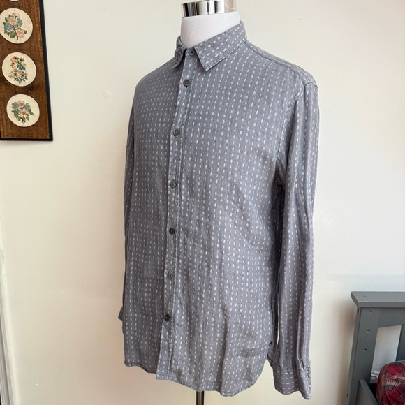 Banana Republic Heritage Collection Linen Ikat Button-Up Shirt - Picture 5 of 15